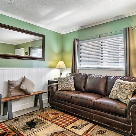 Lovely Condo W/ Indoor Pool *Only Steps To Parkway Gatlinburg Buitenkant foto