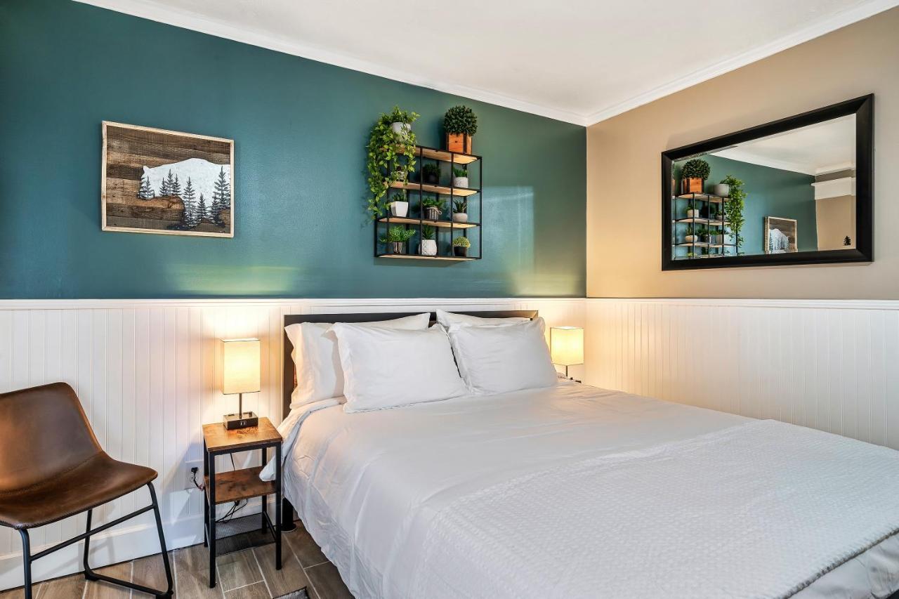 Lovely Condo W/ Indoor Pool *Only Steps To Parkway Gatlinburg Buitenkant foto