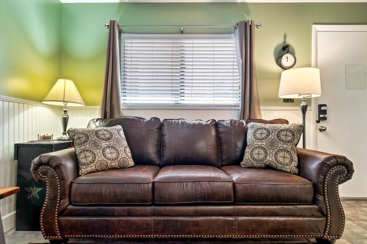 Lovely Condo W/ Indoor Pool *Only Steps To Parkway Gatlinburg Buitenkant foto
