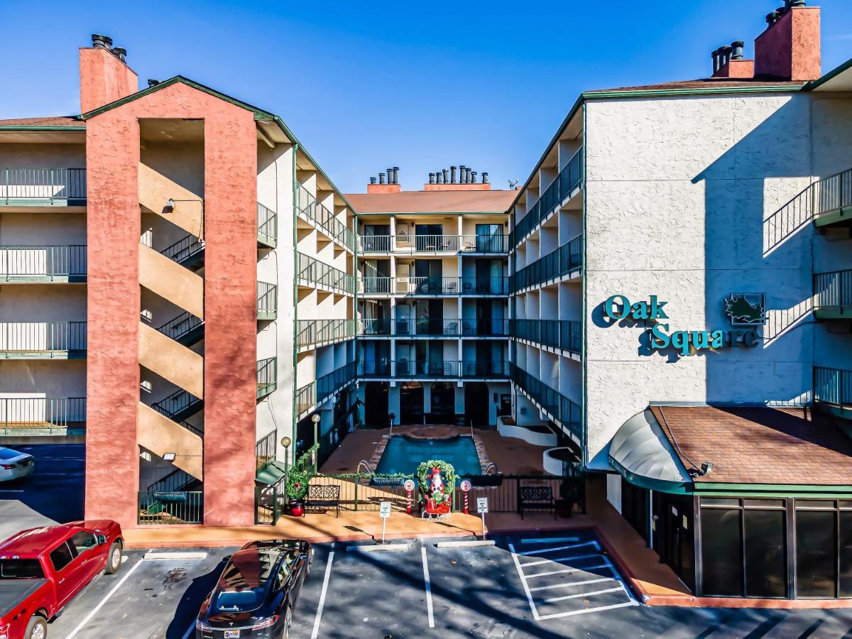 Lovely Condo W/ Indoor Pool *Only Steps To Parkway Gatlinburg Buitenkant foto